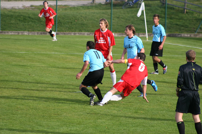 gal/08. Spieltag- SV Reischach-Rasen/2006-10-24 - SVR gg. Rasen-Antholz 121.jpg